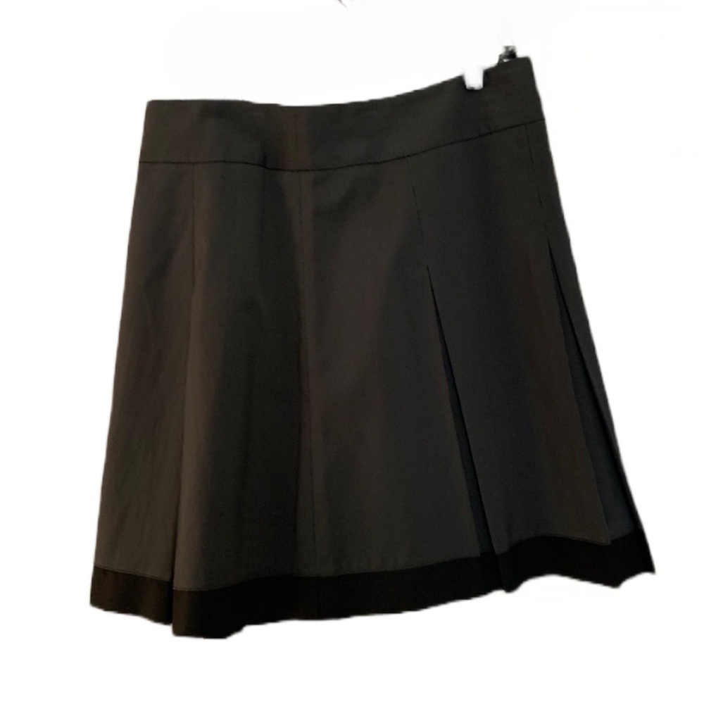 Limited skirt